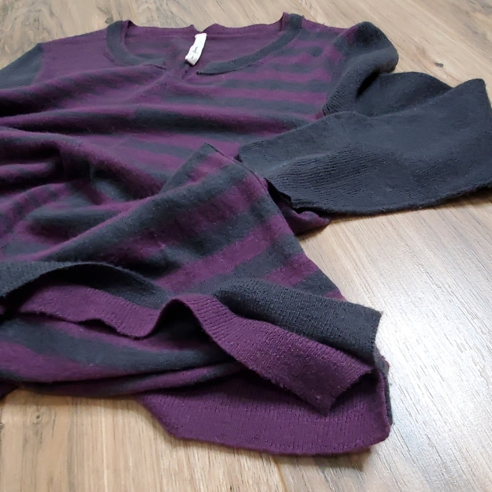 Oonagh Purple and Gray Cashmere Sweater - Picture 8 of 8